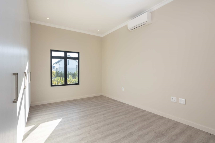 To Let 3 Bedroom Property for Rent in Val De Vie Estate Western Cape